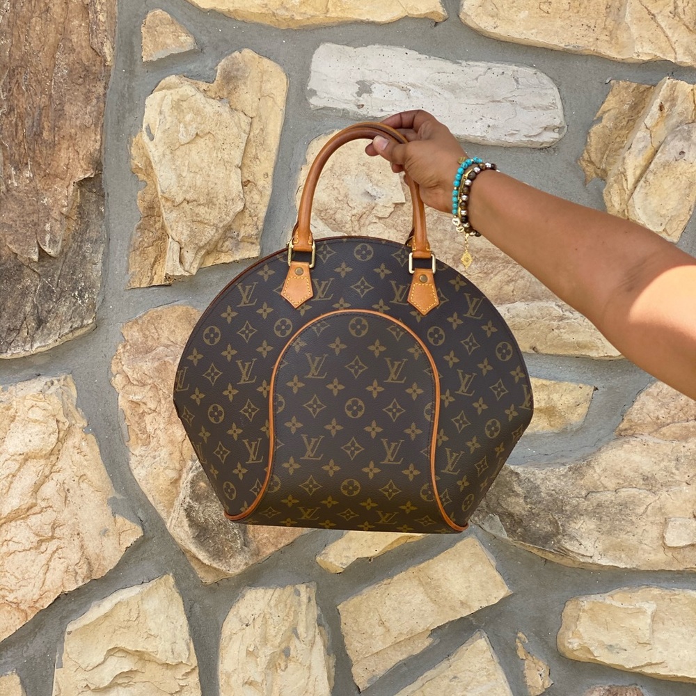 🚫SOLD🚫Authentic Louis Vuitton Ellipse MM Bag